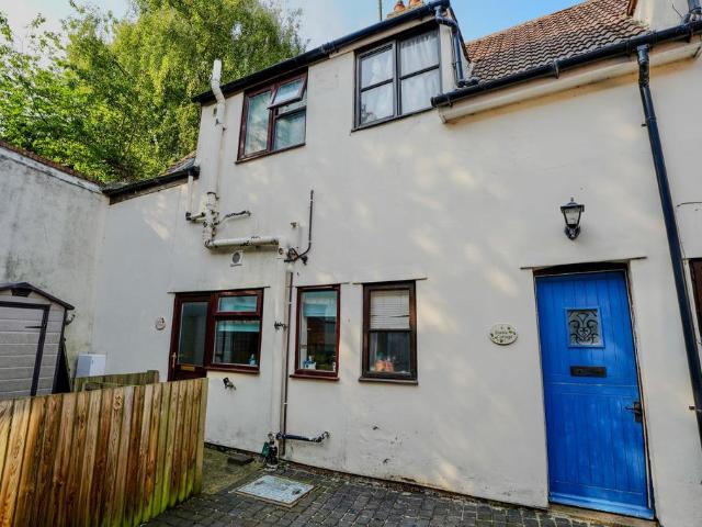 2 bedroom end of terrace house for sale