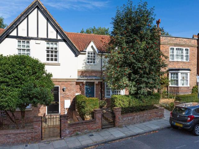 2 bedroom end of terrace house for sale