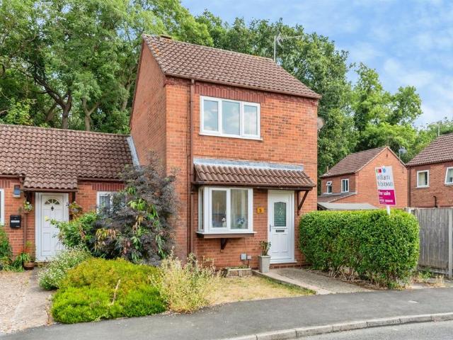 2 bedroom end of terrace house for sale