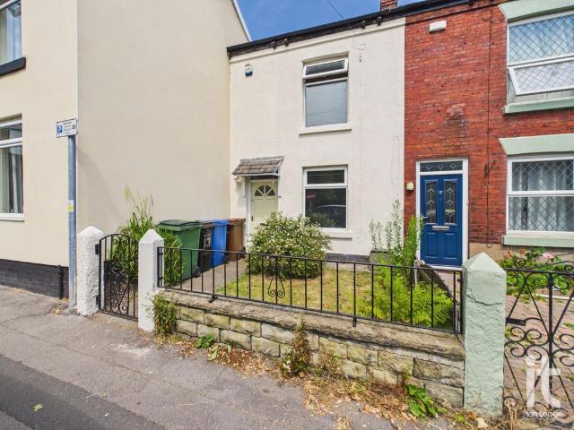 2 bedroom end of terrace house for sale