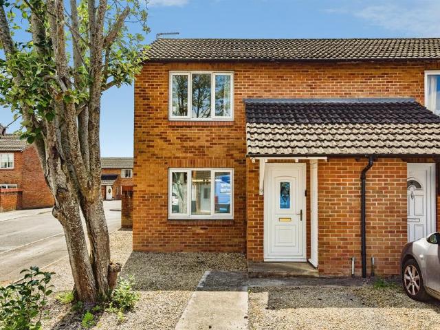 2 bedroom end of terrace house for sale