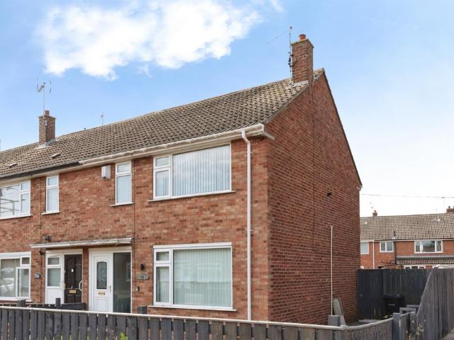 2 bedroom end of terrace house for sale