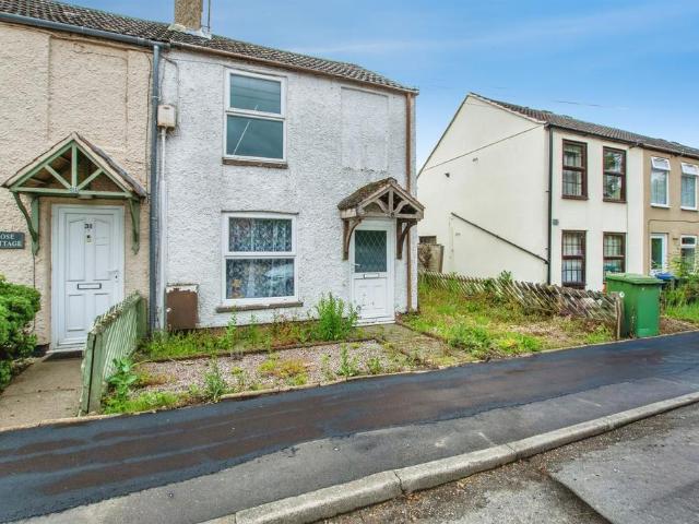 2 bedroom end of terrace house for sale