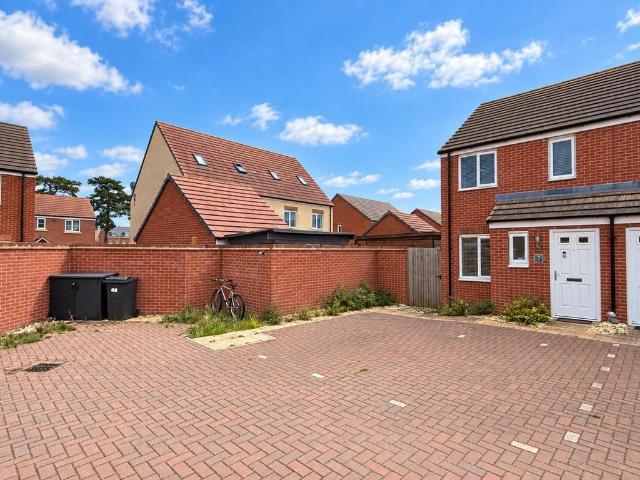 2 bedroom end of terrace house for sale