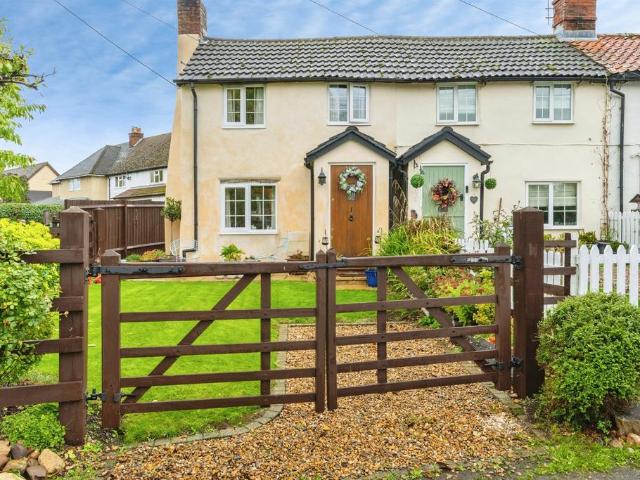 2 bedroom end of terrace house for sale