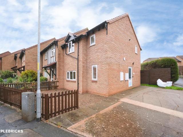 2 bedroom end of terrace house for sale