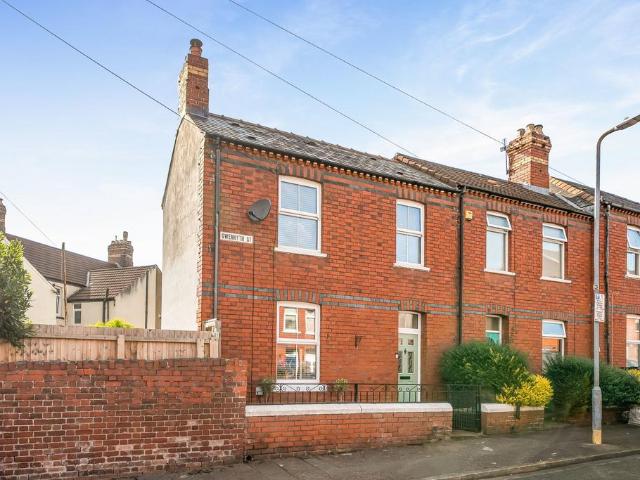 2 bedroom end of terrace house for sale