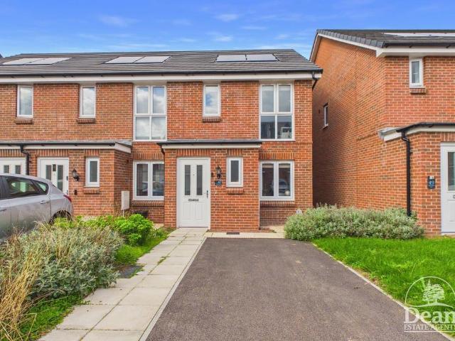 2 bedroom end of terrace house for sale