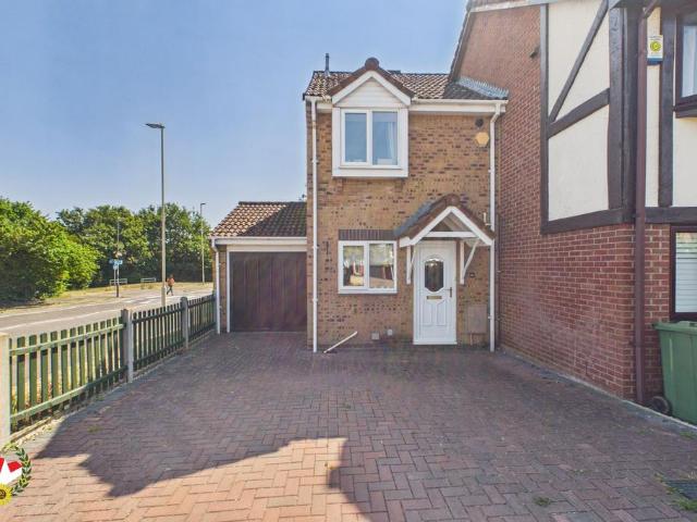 2 bedroom end of terrace house for sale
