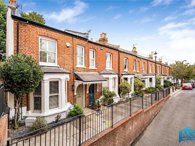 2 bedroom end of terrace house for sale