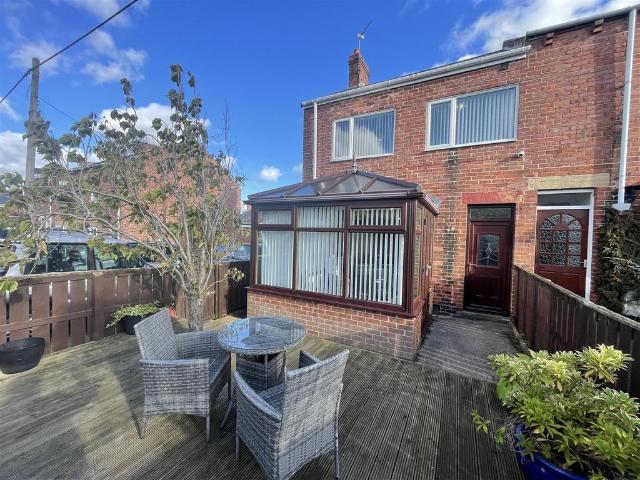 2 bedroom end of terrace house for sale