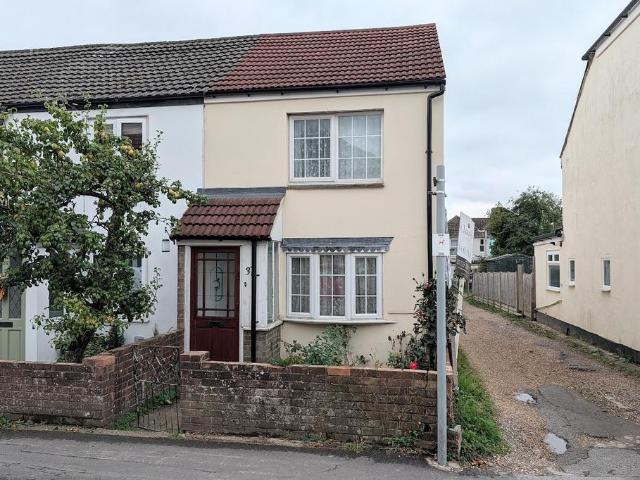 2 bedroom end of terrace house for sale