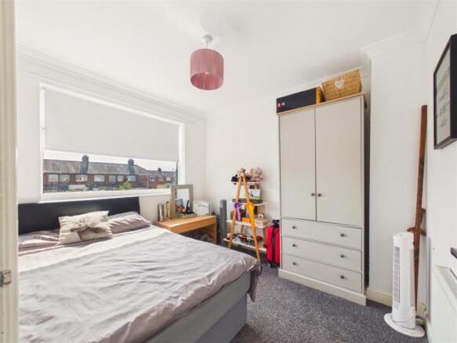 2 bedroom end of terrace house for sale in Campion Avenue, Hull, HU4