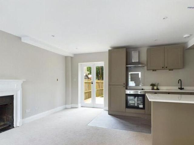 2 Bedroom End Of Terrace House For Sale In Horsham, West Sussex