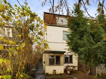 2 Bedroom End Of Terrace House For Sale In South Milford, Leeds