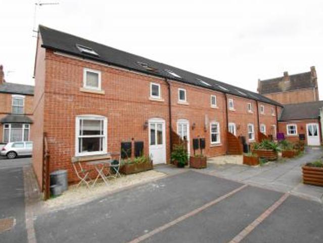 2 bedroom End of terrace house To Let
