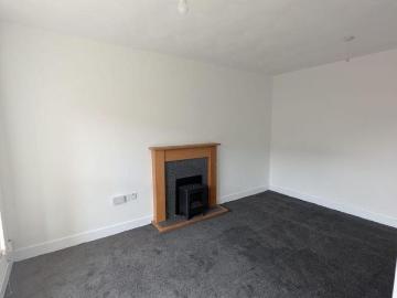 2 bedroom end of terrace house to rent