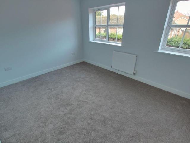 2 bedroom end of terrace house to rent