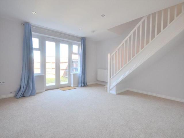 2 bedroom end of terrace house to rent