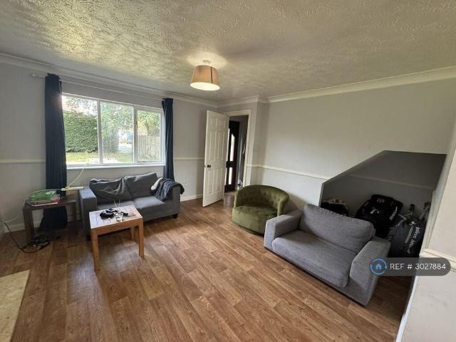 2 bedroom end of terrace house to rent