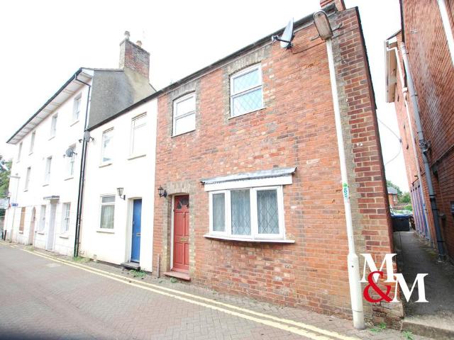 2 bedroom end of terrace house to rent