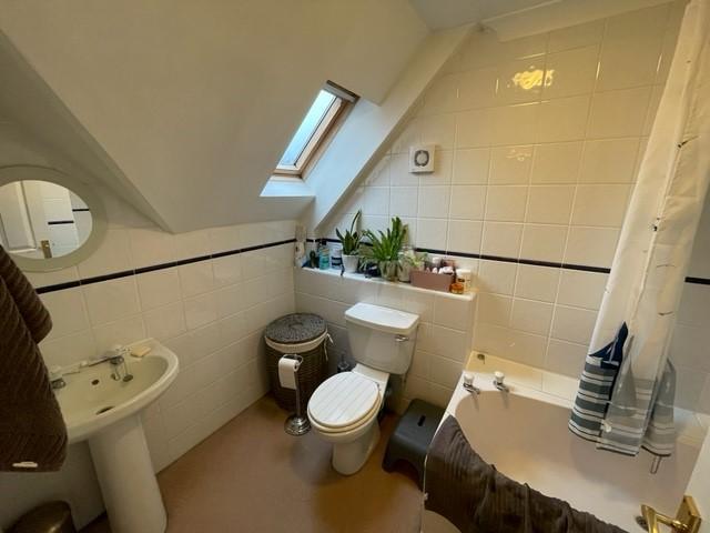 2 bedroom end of terrace house to rent