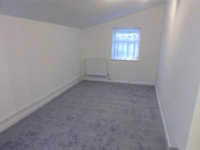 2 bedroom end of terrace house to rent