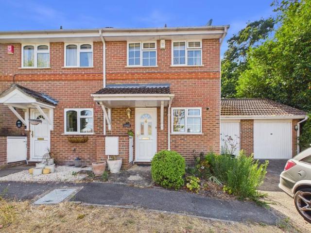 2 bedroom end of terrace house to rent