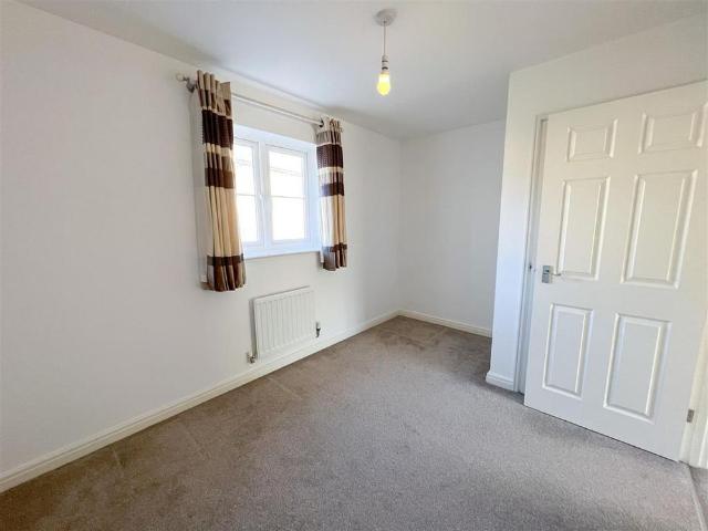 2 bedroom end of terrace house to rent