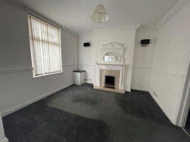 2 bedroom end of terrace house to rent
