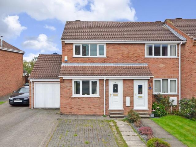2 bedroom end of terrace house to rent