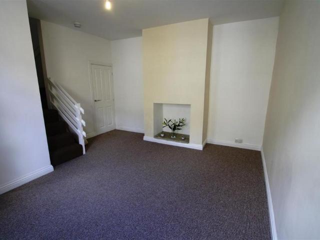 2 bedroom end of terrace house to rent
