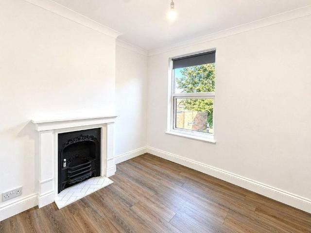 2 bedroom end of terrace house to rent