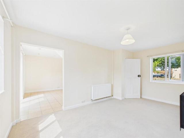 2 bedroom end of terrace house to rent