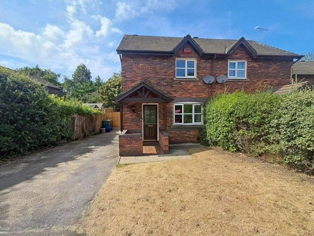 2 bedroom end of terrace house to rent