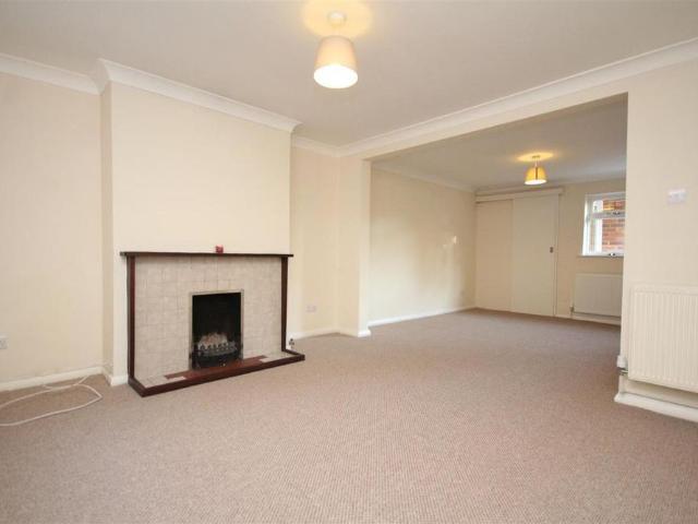 2 bedroom end of terrace house to rent
