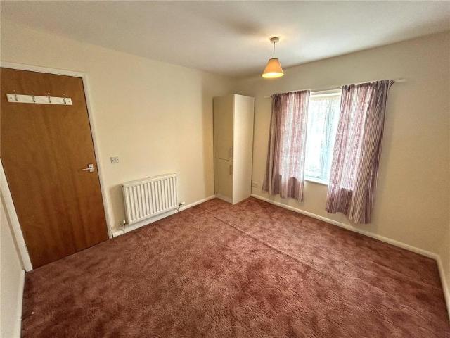 2 bedroom end of terrace house to rent