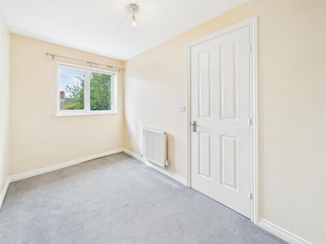 2 bedroom End of terrace house to rent