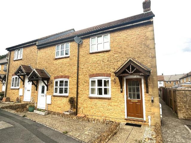 2 bedroom end of terrace house to rent
