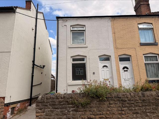 2 bedroom end of terrace house to rent