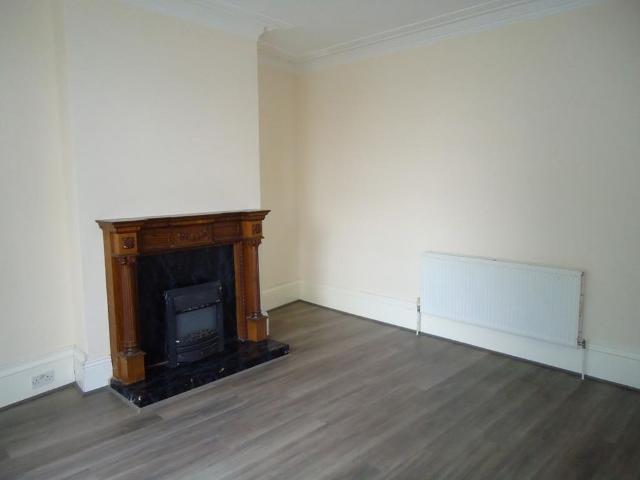 2 bedroom end of terrace house to rent