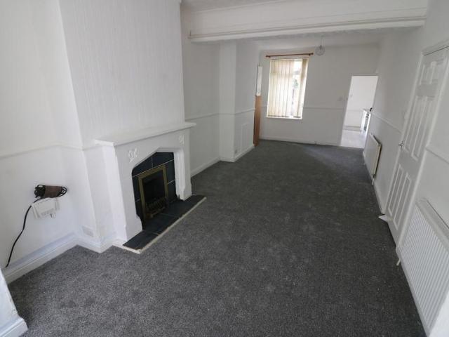 2 bedroom end of terrace house to rent