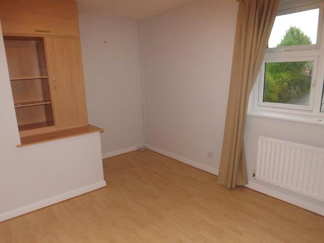 2 bedroom end of terrace house to rent