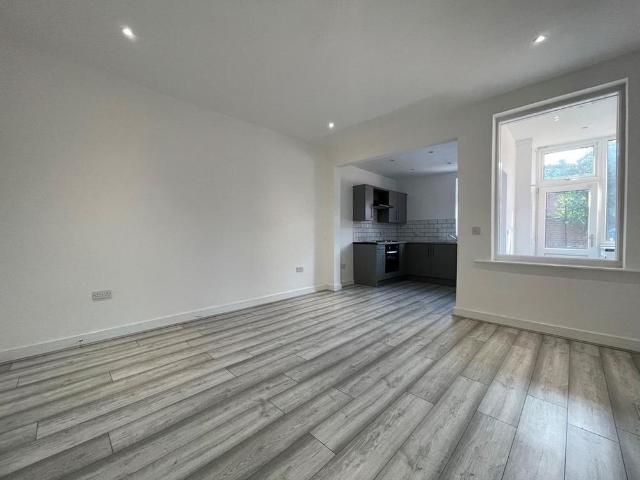 2 bedroom end of terrace house to rent