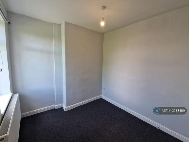 2 bedroom end of terrace house to rent