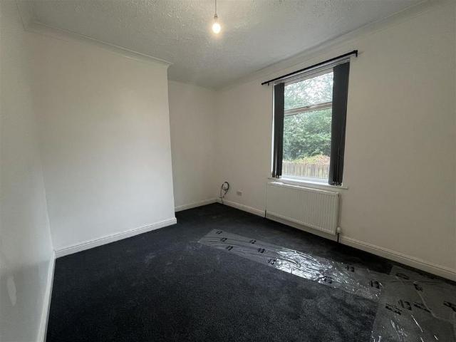 2 bedroom end of terrace house to rent