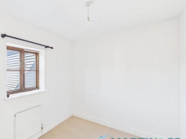 2 bedroom end of terrace house to rent