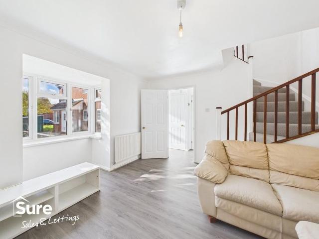 2 bedroom end of terrace house to rent