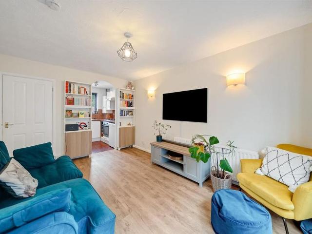 2 bedroom end of terrace house to rent