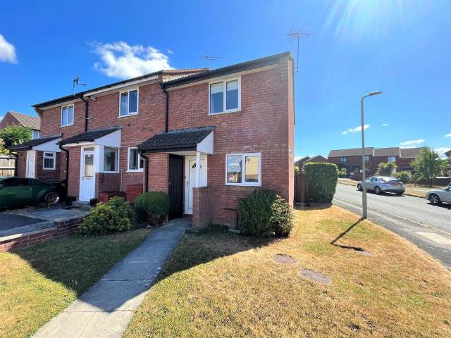 2 bedroom end of terrace house to rent